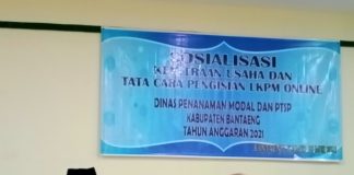 Plt. Kadis Penanaman Modal dan PTSP, H Syamsul Suli, mendampingi Wakil Bupati Bantaeng, H Sahabuddin, dalam acara Sosialisasi Kemitraan Usaha dan Tatacara Pengisian LKPM Online