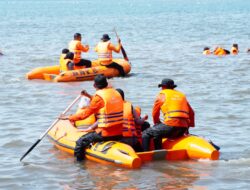 Bersama STIKES Panakukang Pemkab Bantaeng Gelar Simulasi Bencana Transportasi Laut