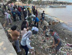 Jumat Bersih, Bupati Bantaeng Keliling dan Turun Langsung Bersihkan Lingkungan