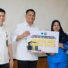 Bupati Bantaeng Serahkan Dua Paket Umroh Gratis ke Pegawai RSUD Prof. Anwar Makkatutu